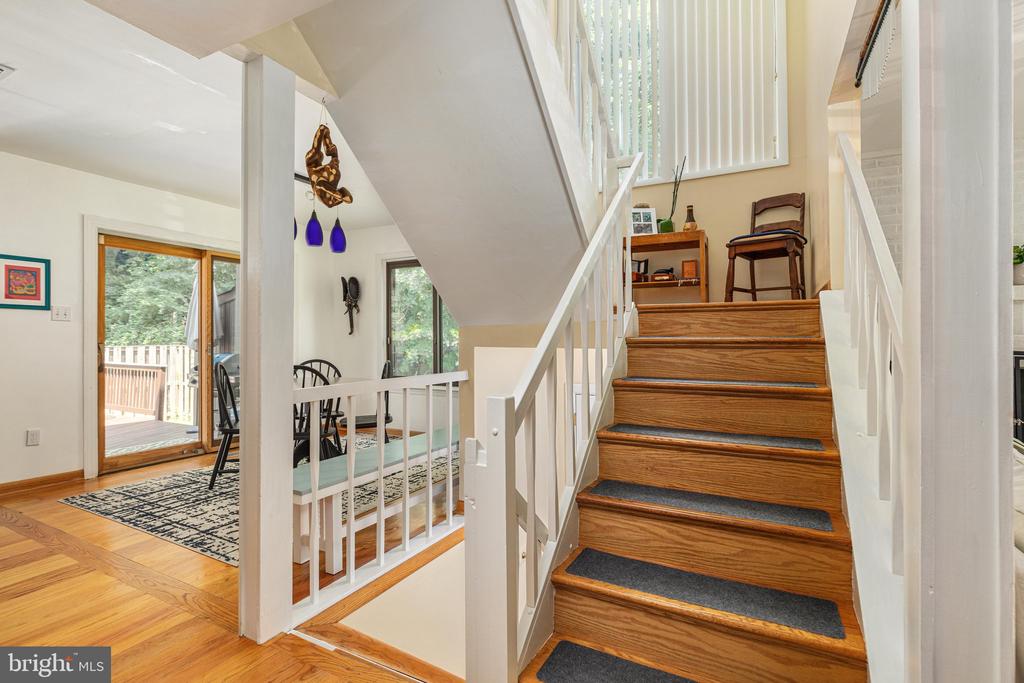 2223 GLENCOURSE LANE