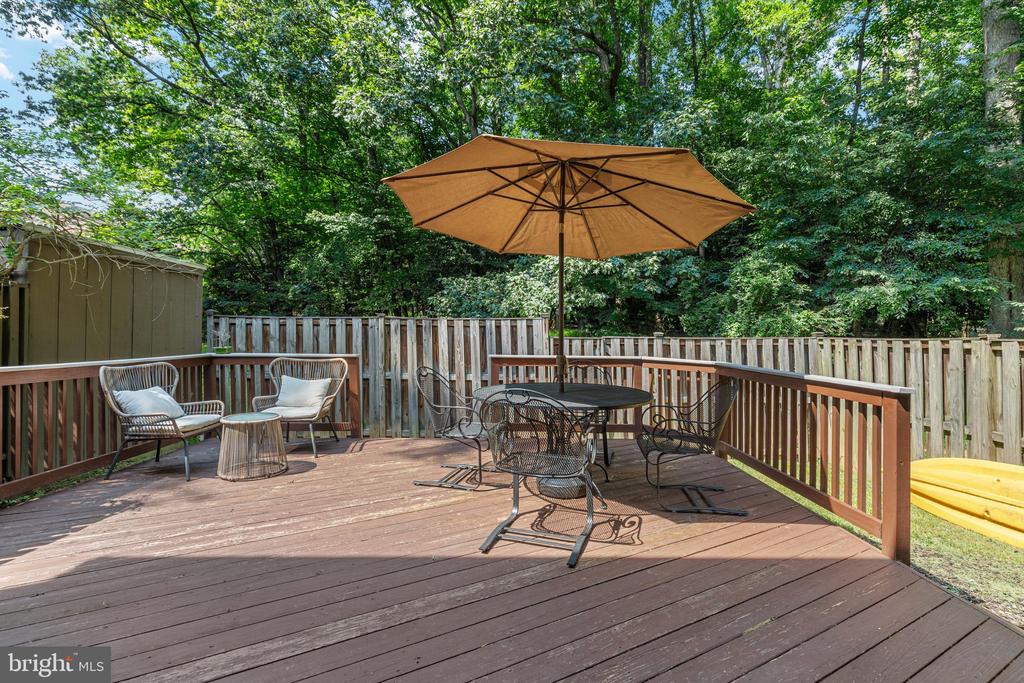 2223 GLENCOURSE LANE