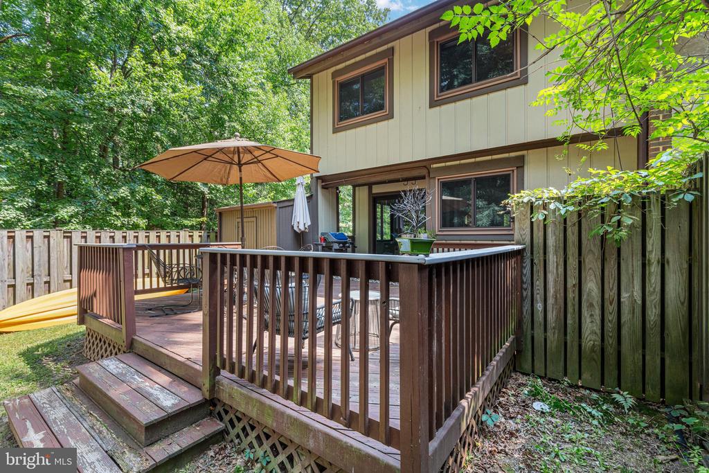 2223 GLENCOURSE LANE