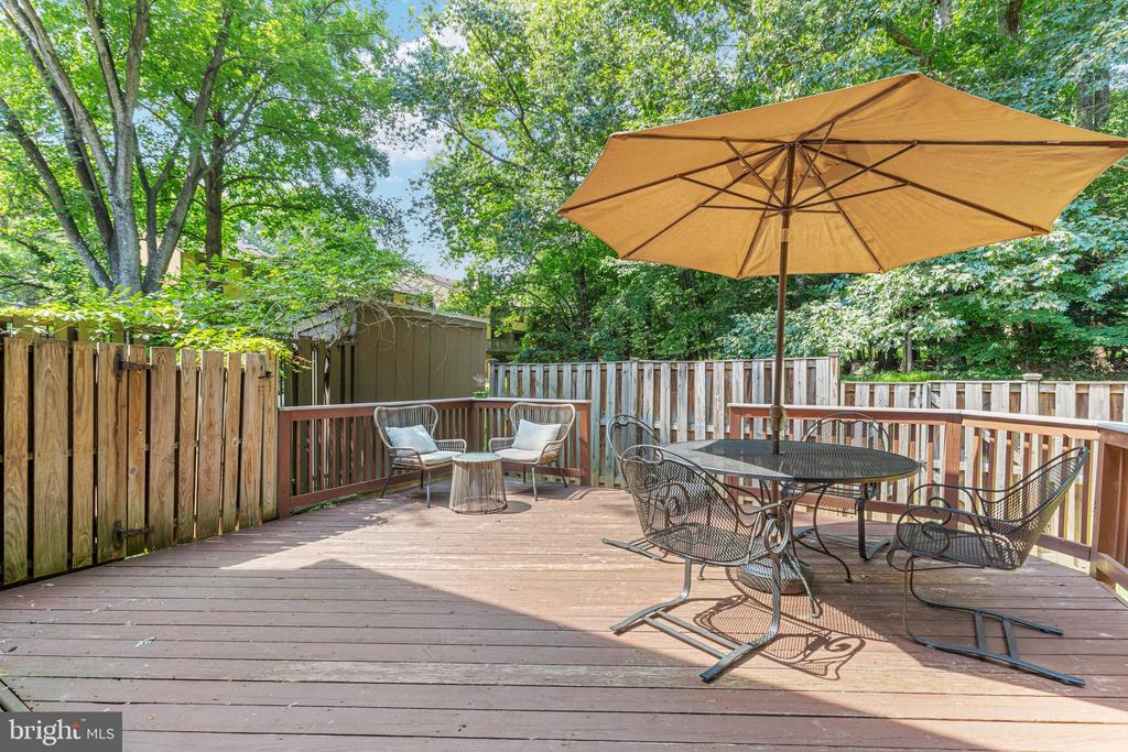 2223 GLENCOURSE LANE