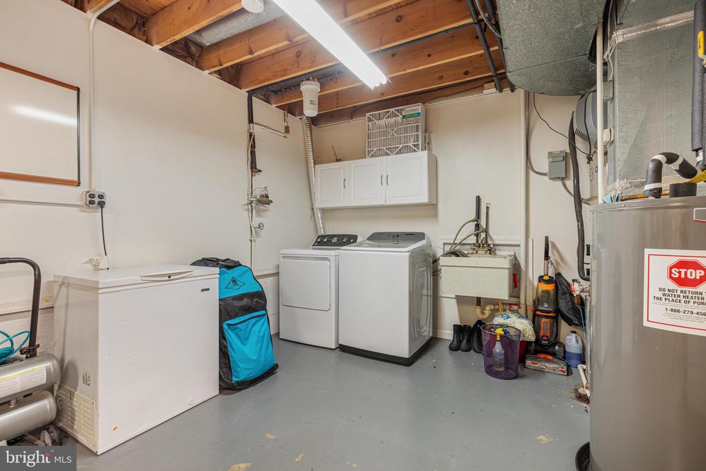 2223 GLENCOURSE LANE