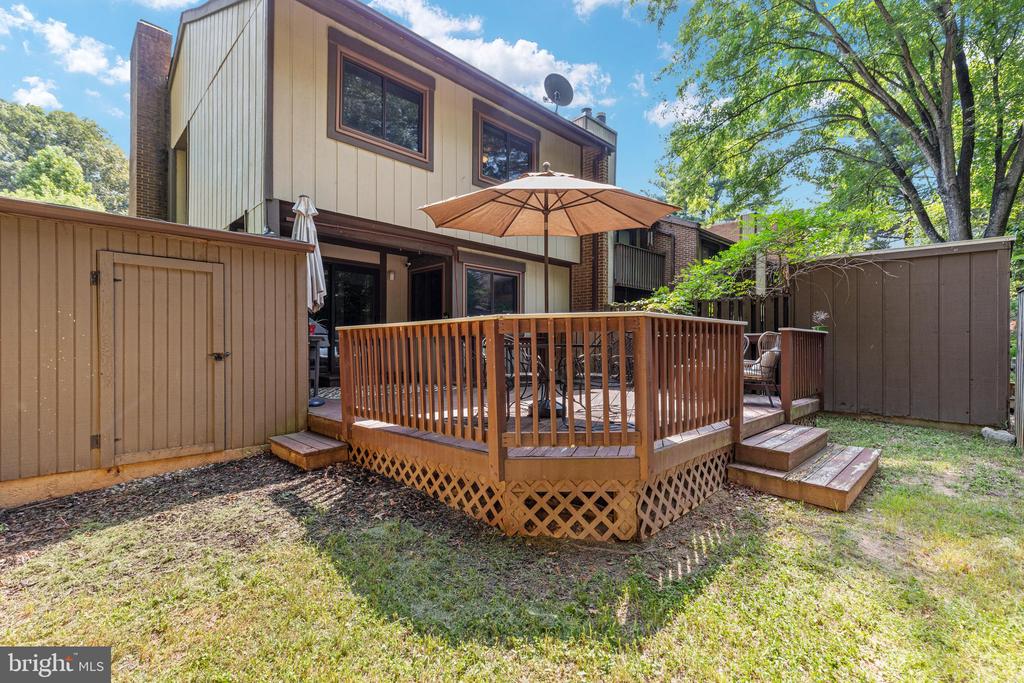2223 GLENCOURSE LANE