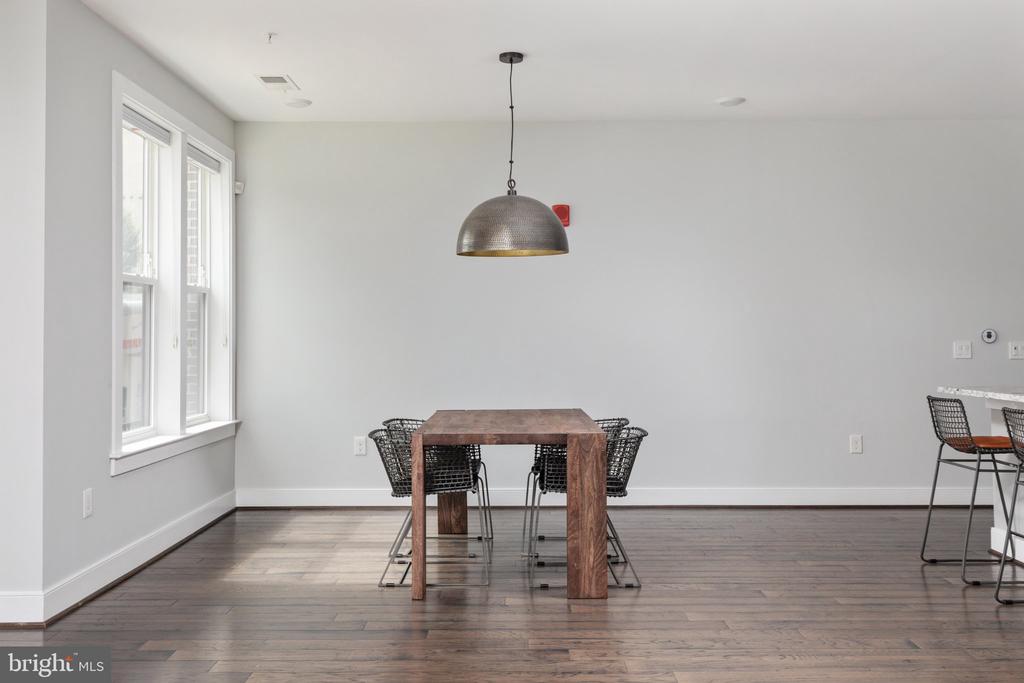 11200 RESTON STATION BOULEVARD Unit: 208