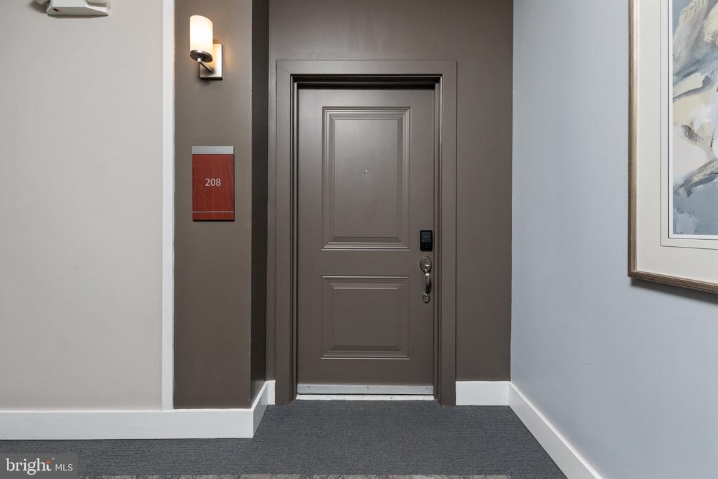 11200 RESTON STATION BOULEVARD Unit: 208