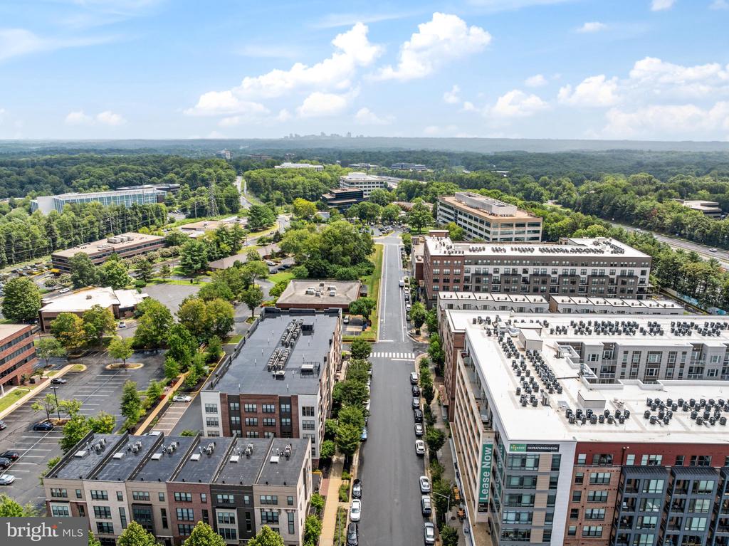11200 RESTON STATION BOULEVARD Unit: 208