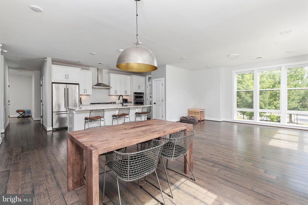 11200 RESTON STATION BOULEVARD Unit: 208