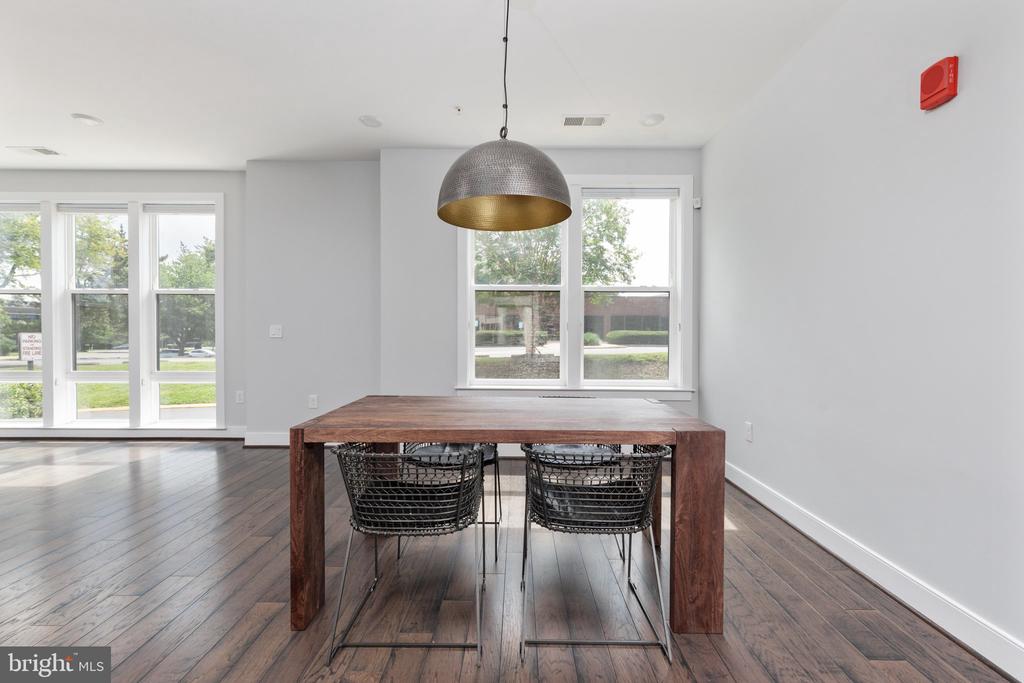 11200 RESTON STATION BOULEVARD Unit: 208