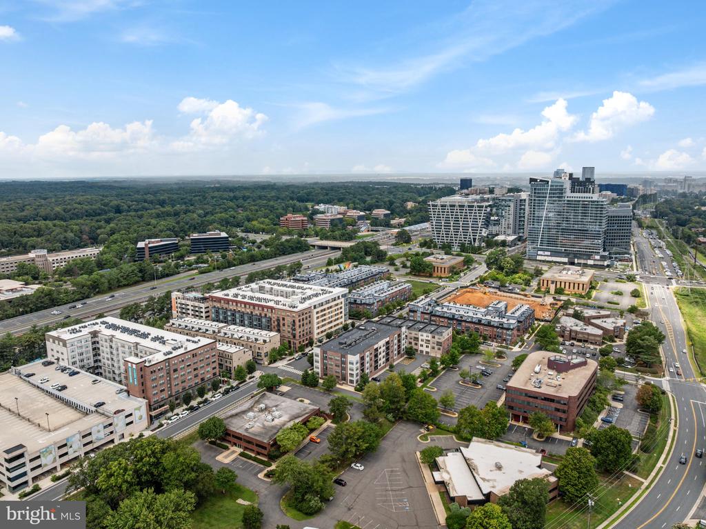 11200 RESTON STATION BOULEVARD Unit: 208