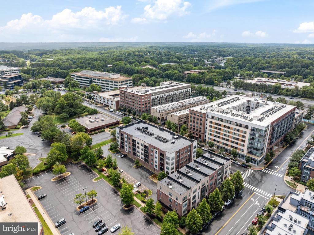 11200 RESTON STATION BOULEVARD Unit: 208