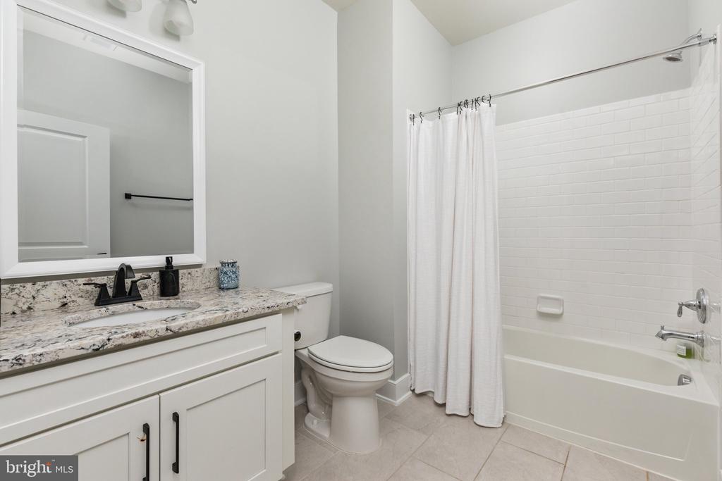 11200 RESTON STATION BOULEVARD Unit: 208