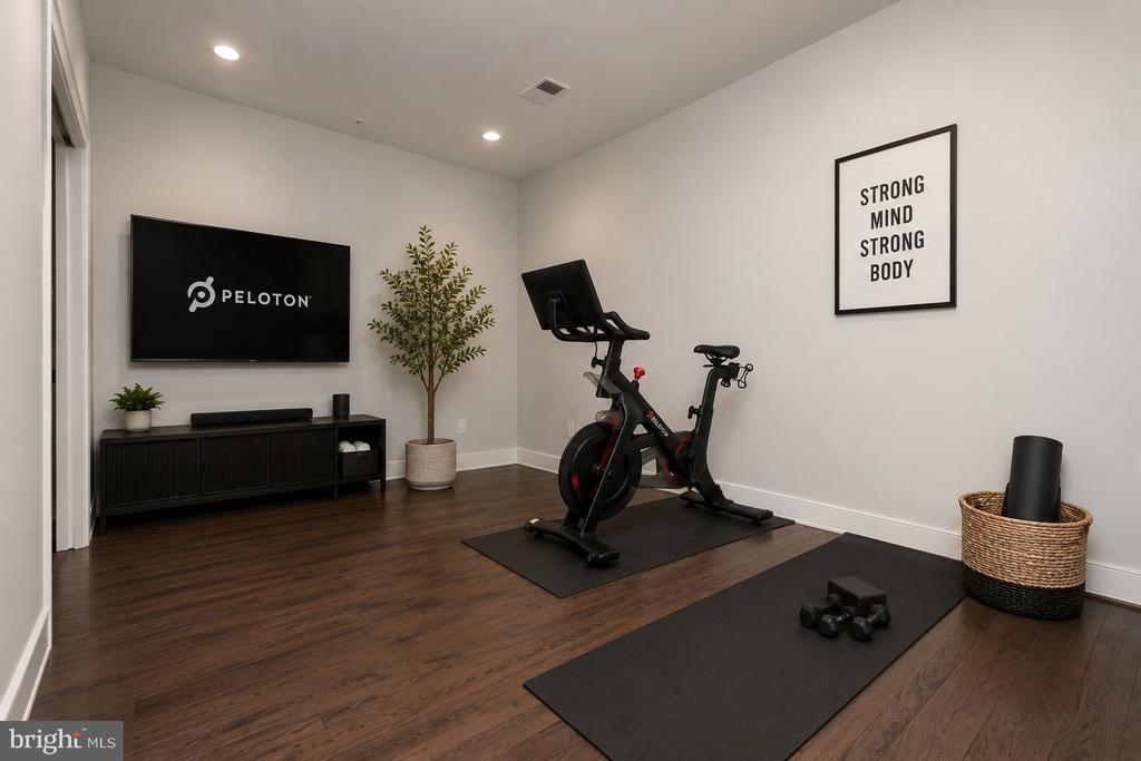 11200 RESTON STATION BOULEVARD Unit: 208