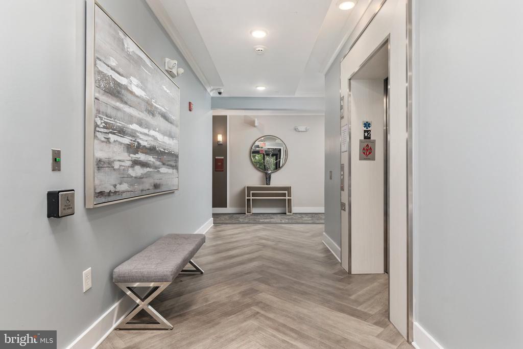 11200 RESTON STATION BOULEVARD Unit: 208