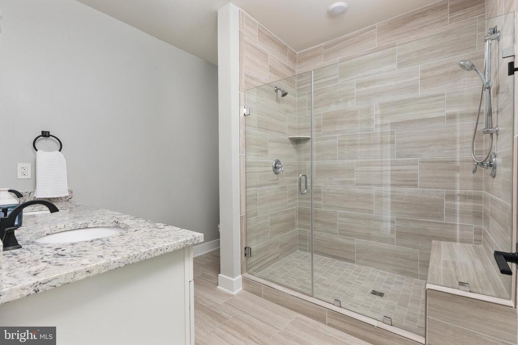 11200 RESTON STATION BOULEVARD Unit: 208