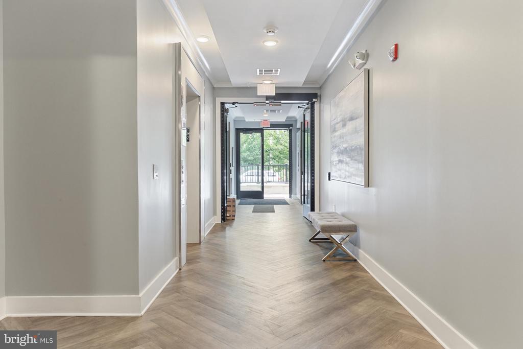 11200 RESTON STATION BOULEVARD Unit: 208