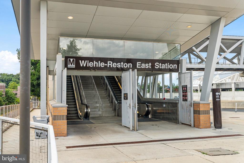 11200 RESTON STATION BOULEVARD Unit: 208