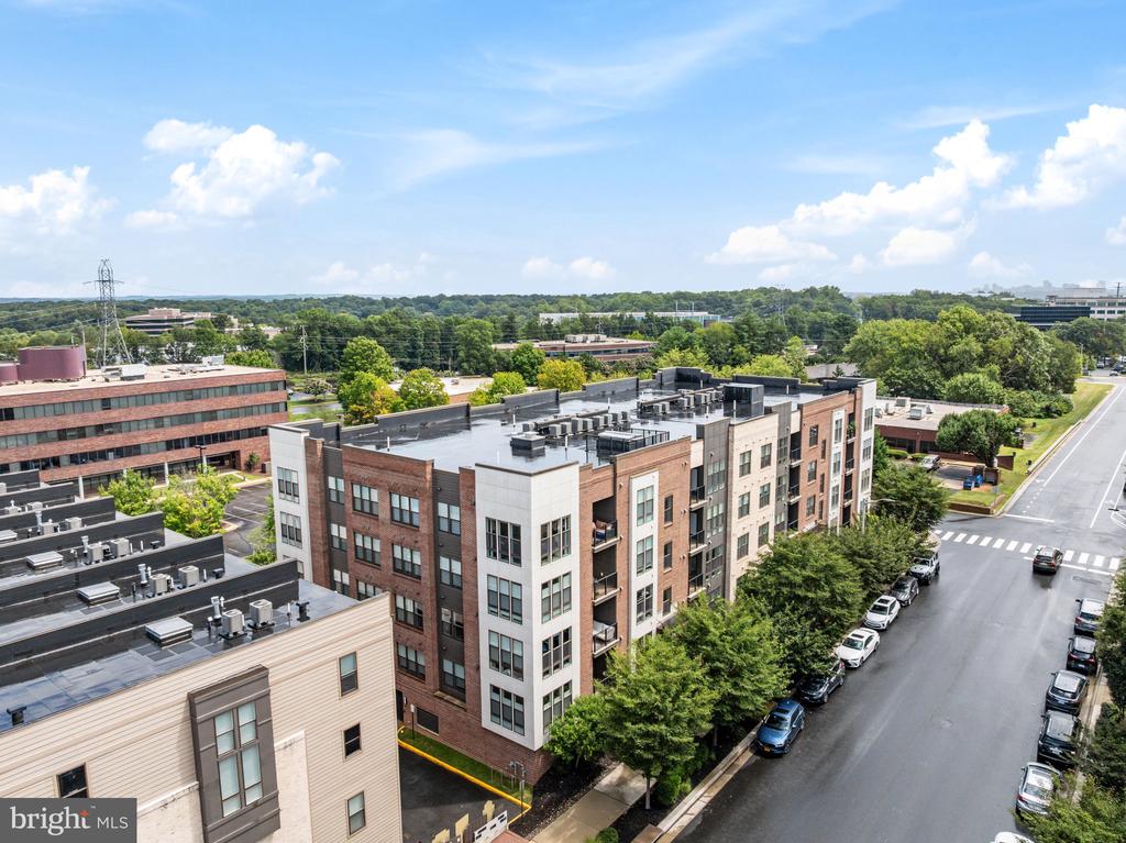 11200 RESTON STATION BOULEVARD Unit: 208