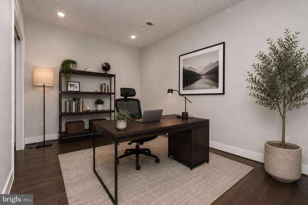 11200 RESTON STATION BOULEVARD Unit: 208