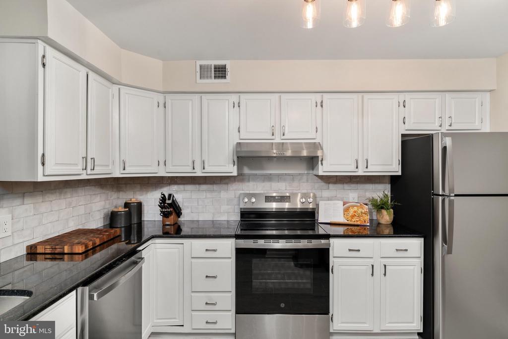 11709 KARBON HILL COURT Unit: 602A