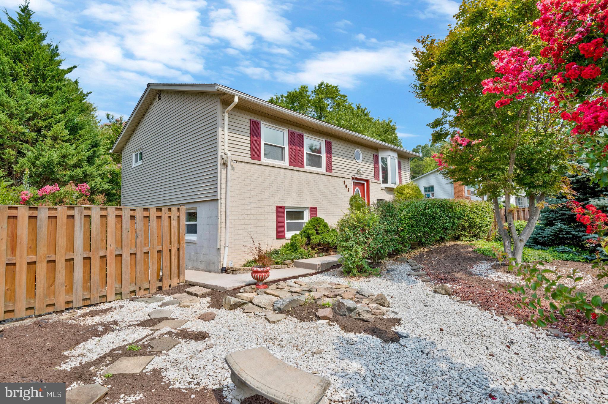 205 N Aspen Ave