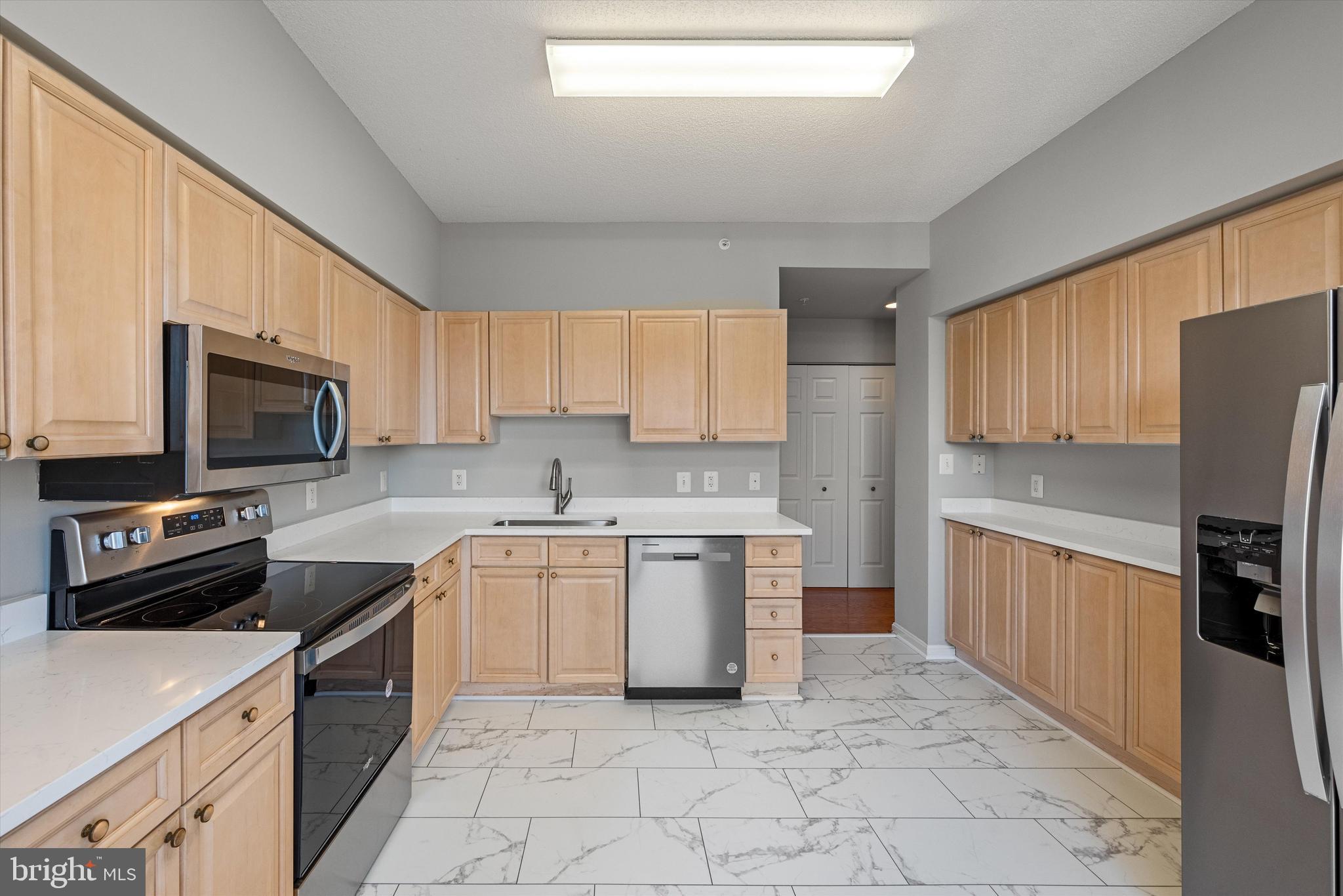 19375 Cypress Ridge Ter #806