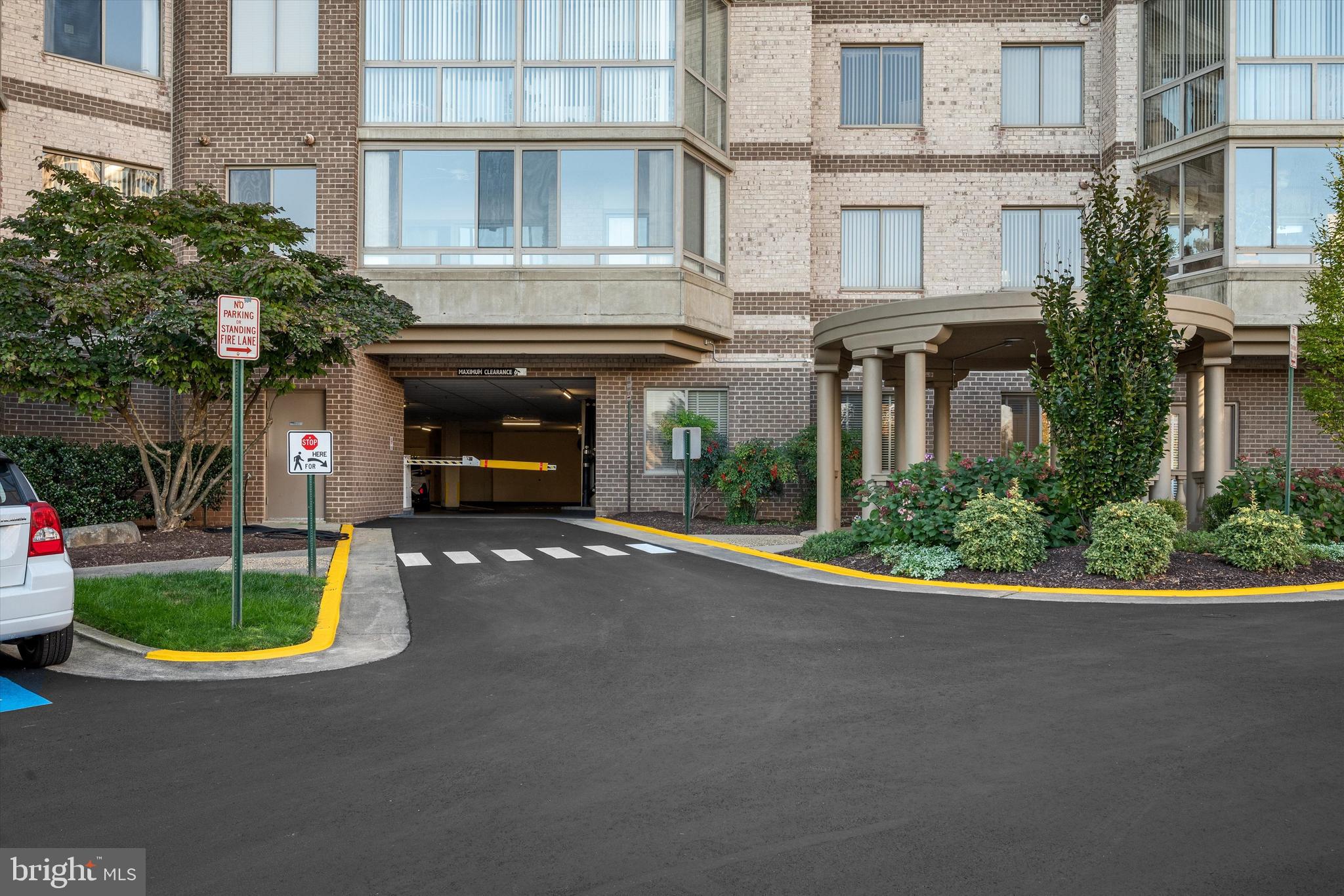 19375 Cypress Ridge Ter #806