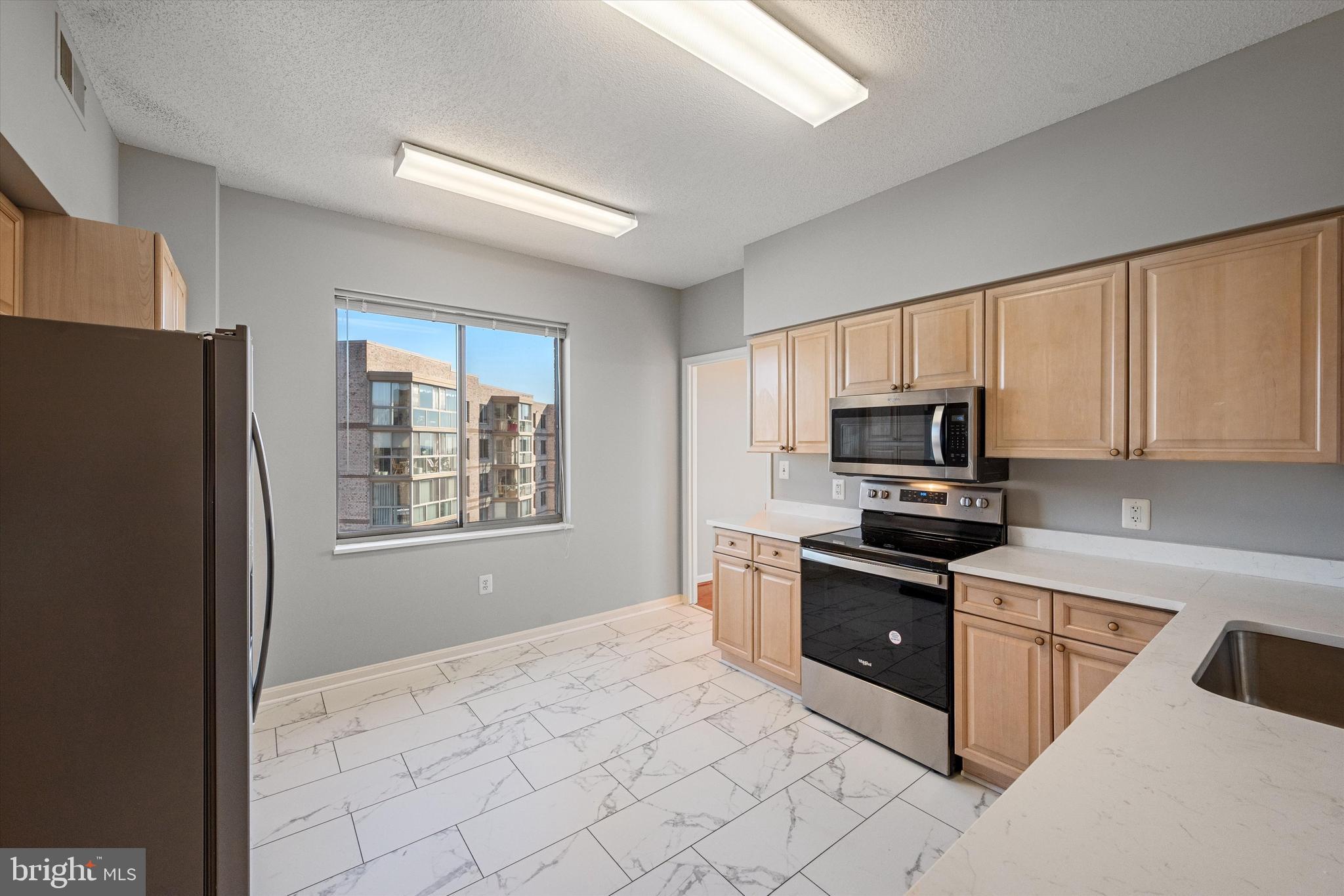 19375 Cypress Ridge Ter #806