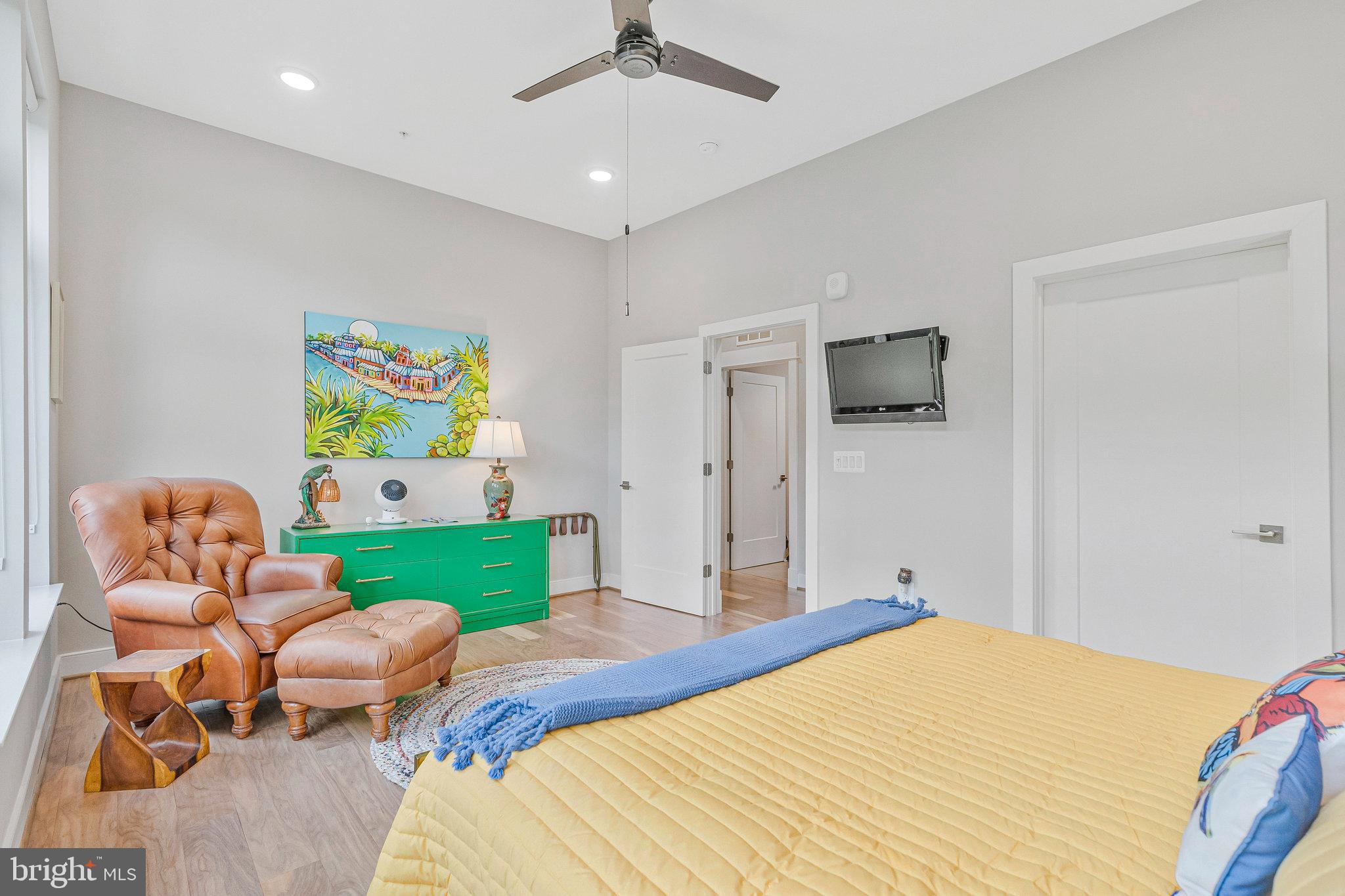3 Stationmaster St SE #201