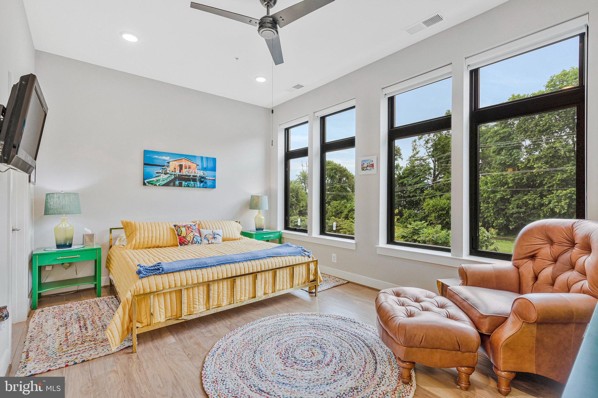 3 Stationmaster St SE #201