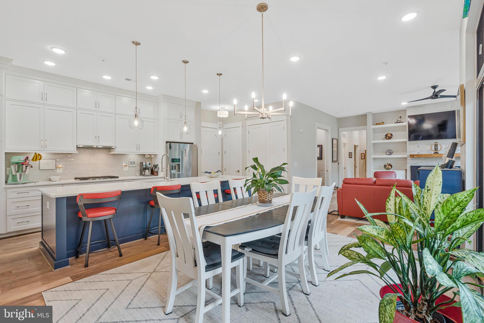 3 Stationmaster St SE #201
