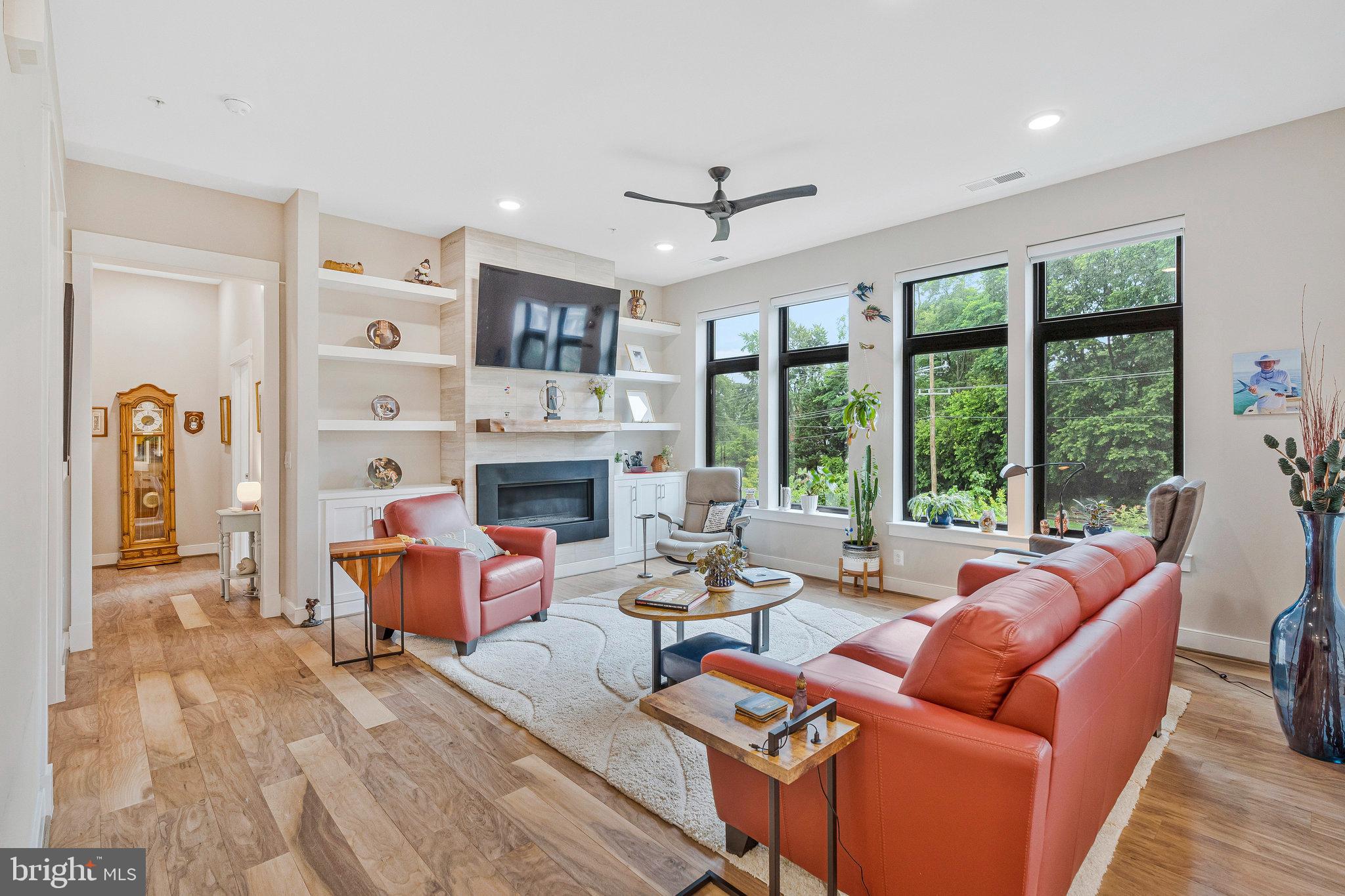 3 Stationmaster St SE #201