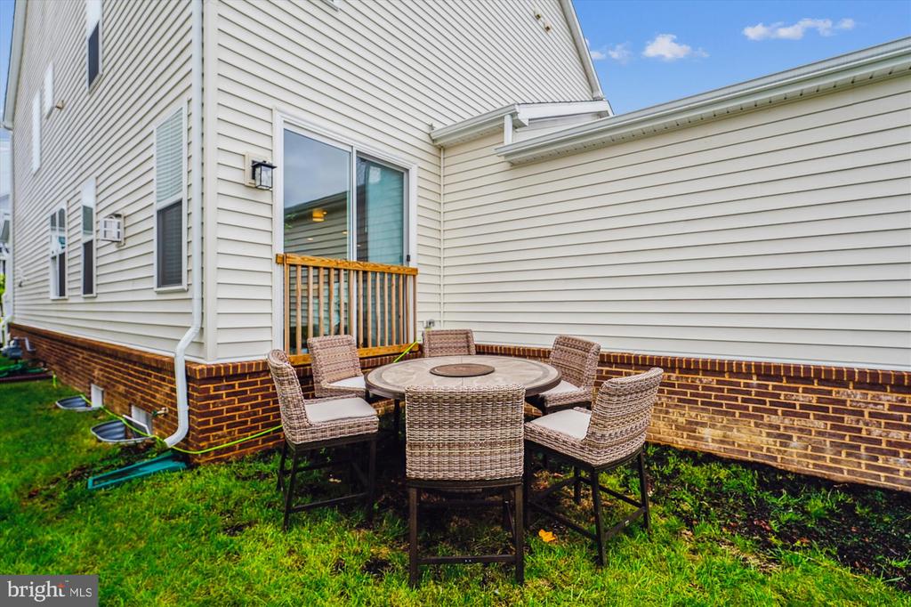 42023 SPRING AIR DR