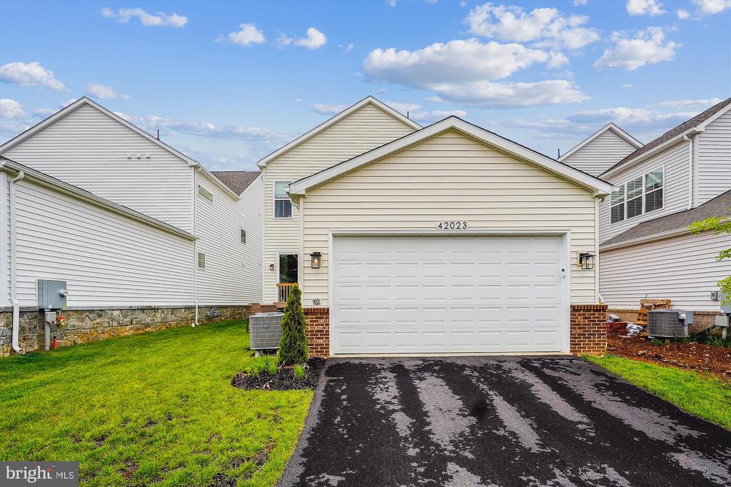 42023 SPRING AIR DR
