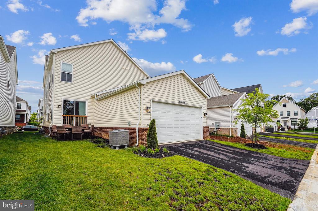 42023 SPRING AIR DR