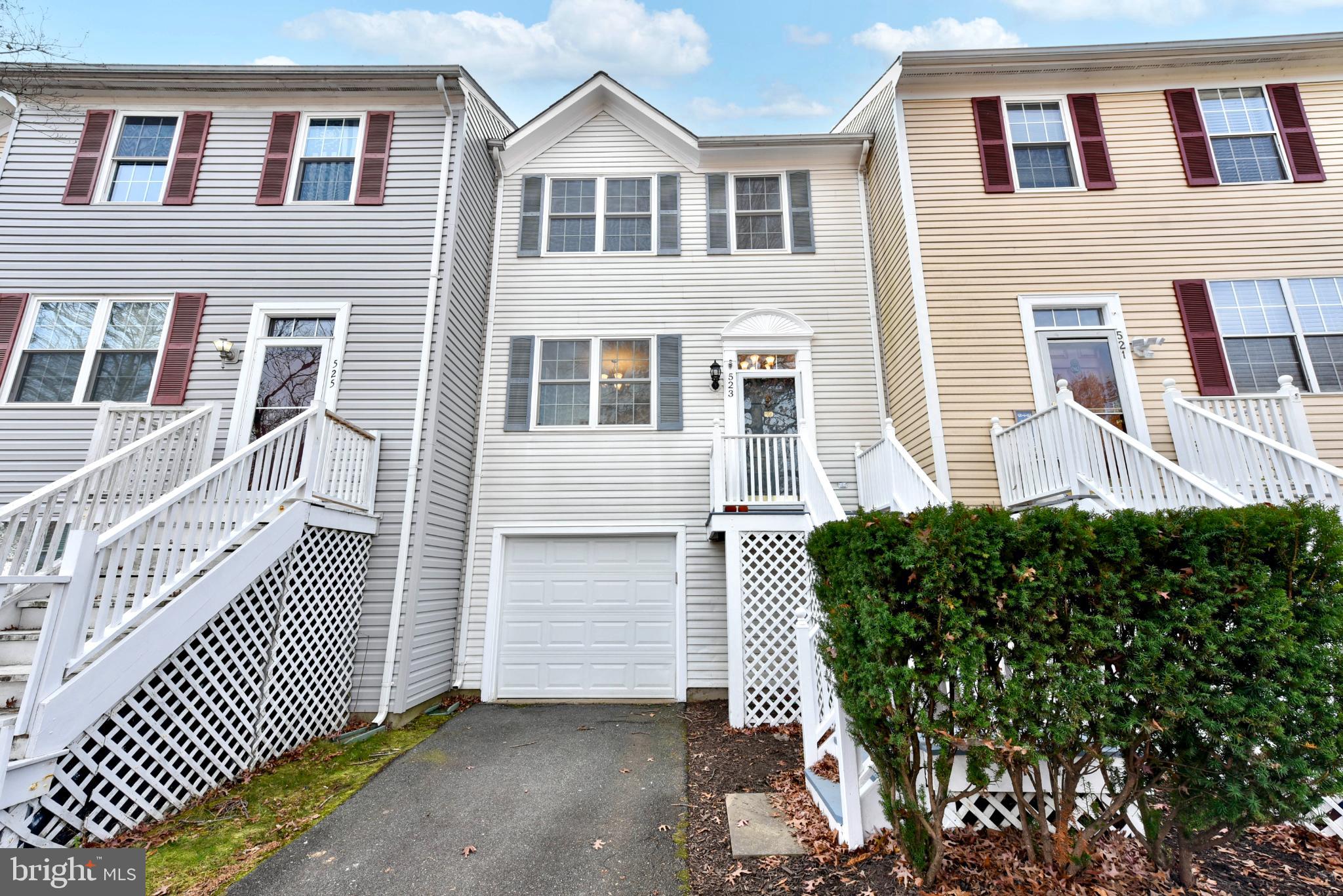 523 BLACKSBURG TERRACE NE