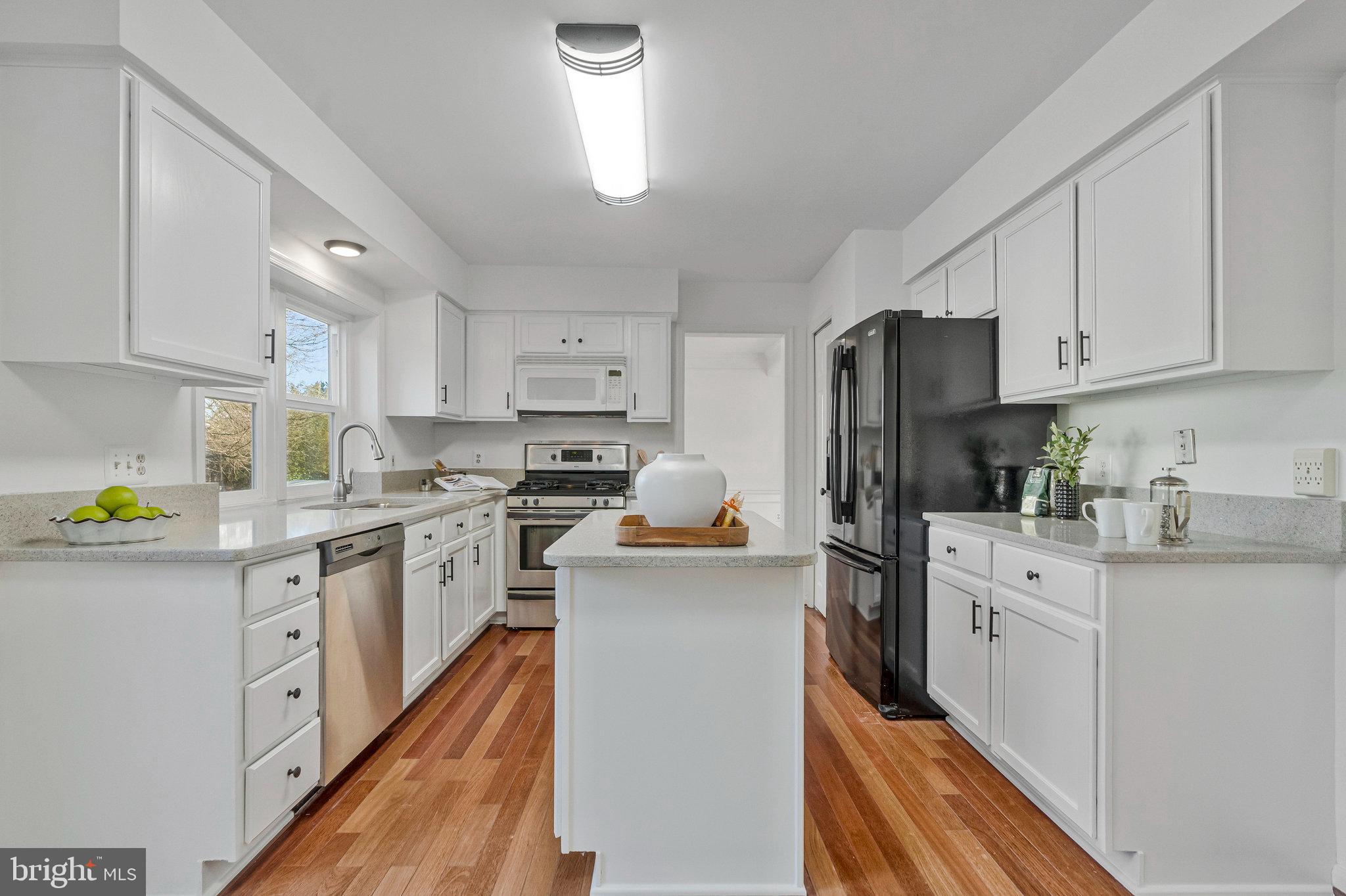 714 CLAIRMONT COURT NE