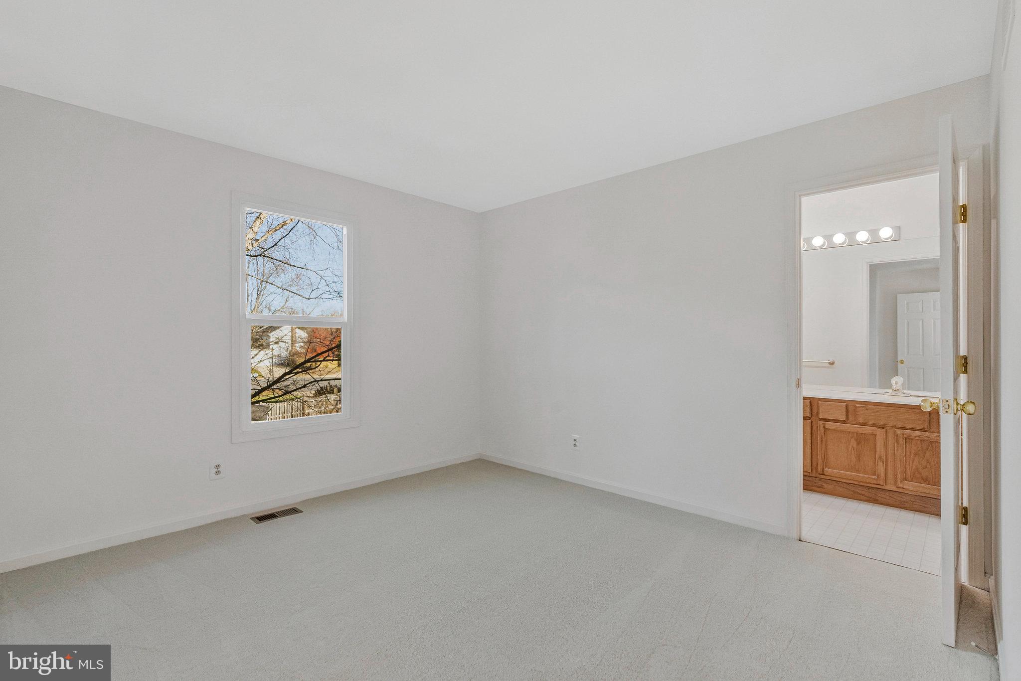 714 CLAIRMONT COURT NE