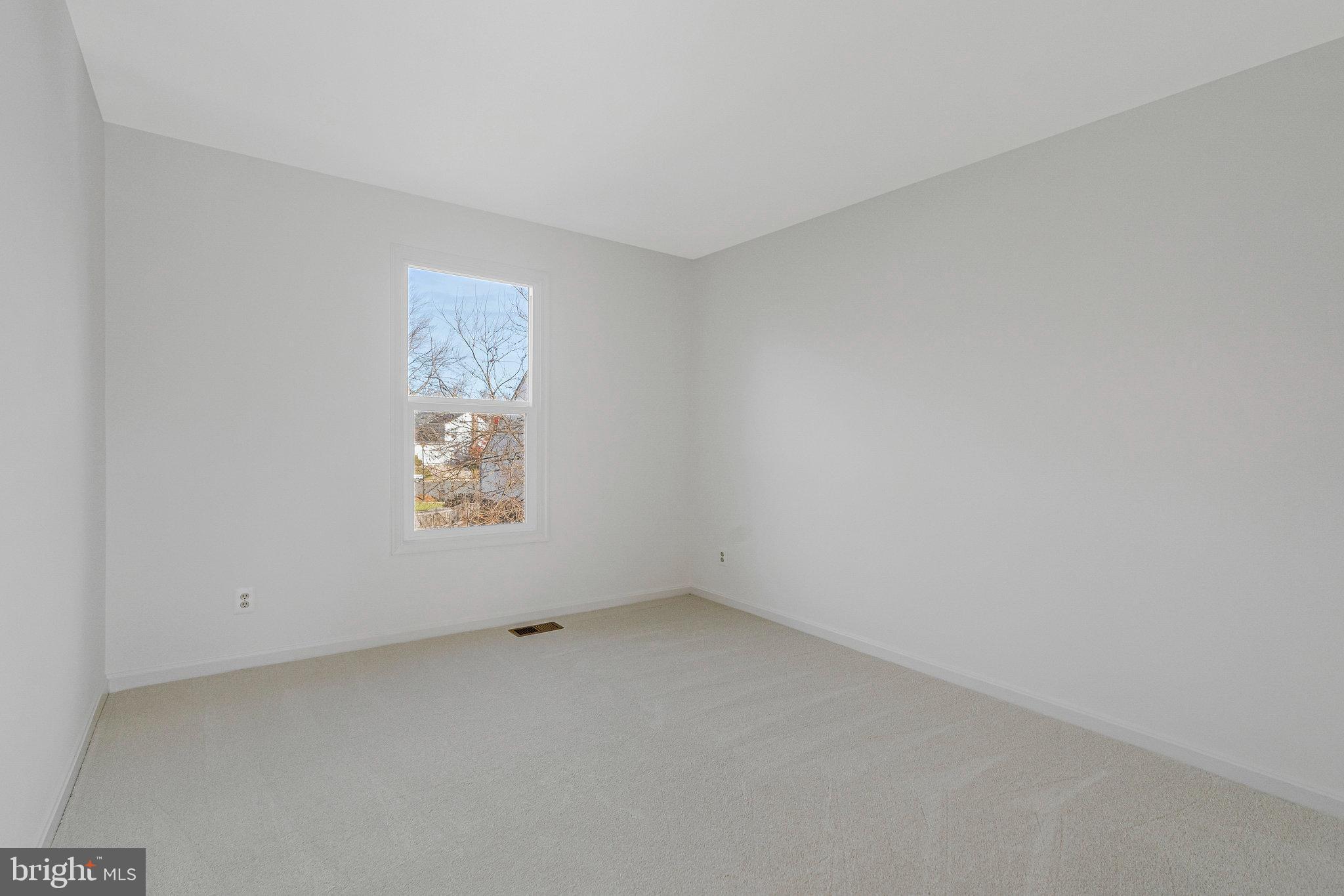 714 CLAIRMONT COURT NE