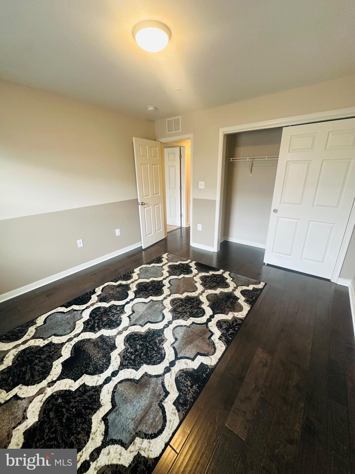 25576 TOLAR SQUARE