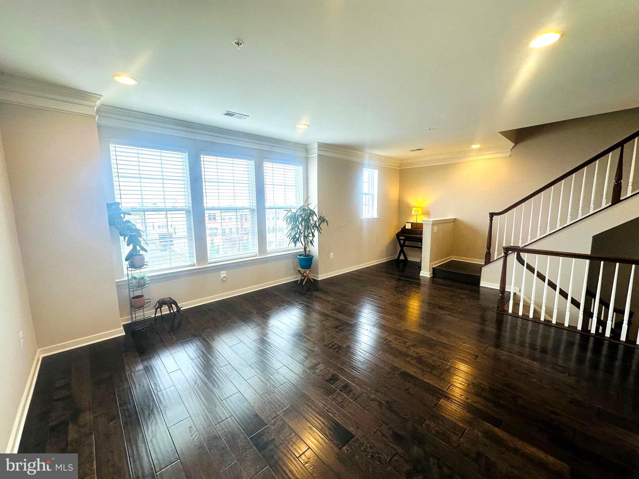25576 TOLAR SQUARE