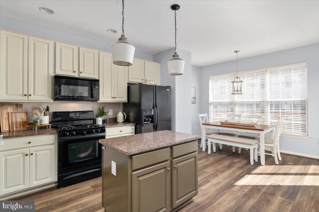 599 EDMONTON TERRACE NE