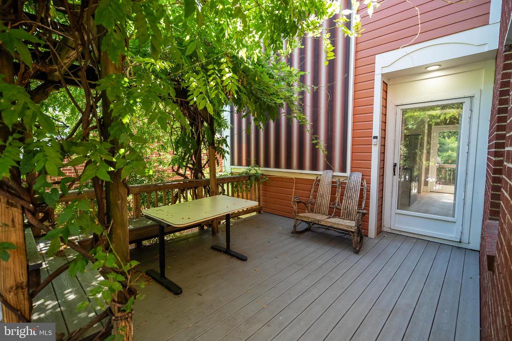 241 EDWARDS FERRY ROAD NE