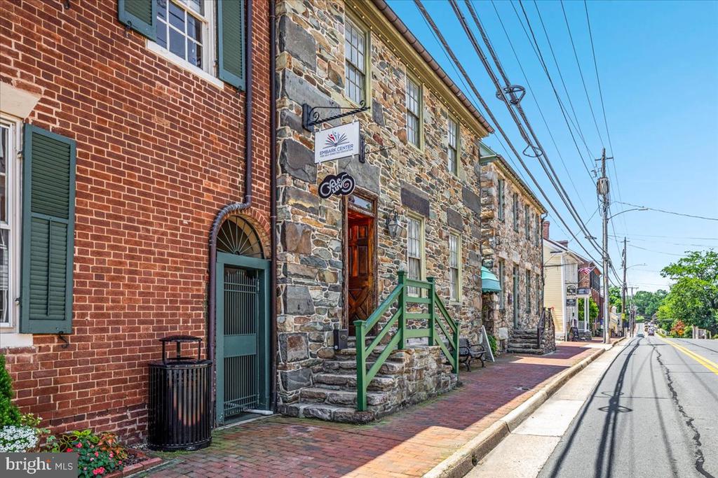 3 STATIONMASTER STREET SE Unit: 201