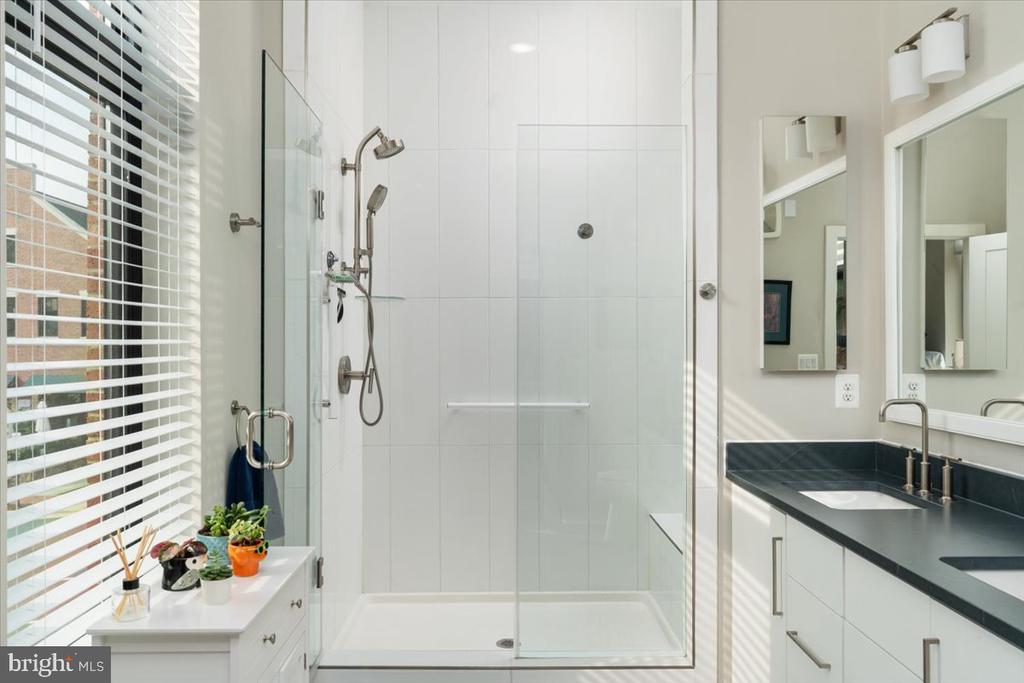 3 STATIONMASTER STREET SE Unit: 201