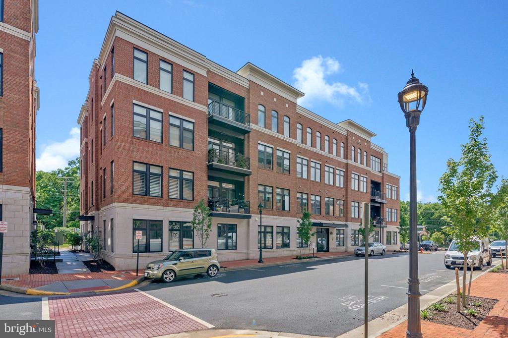 3 STATIONMASTER STREET SE Unit: 201