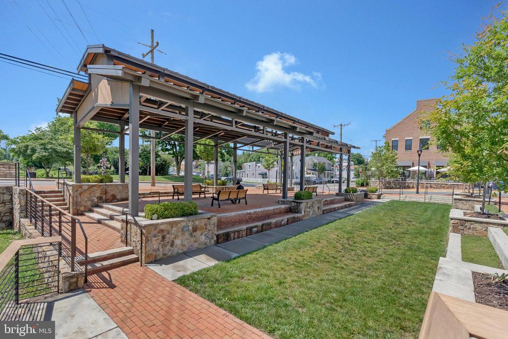 3 STATIONMASTER STREET SE Unit: 201