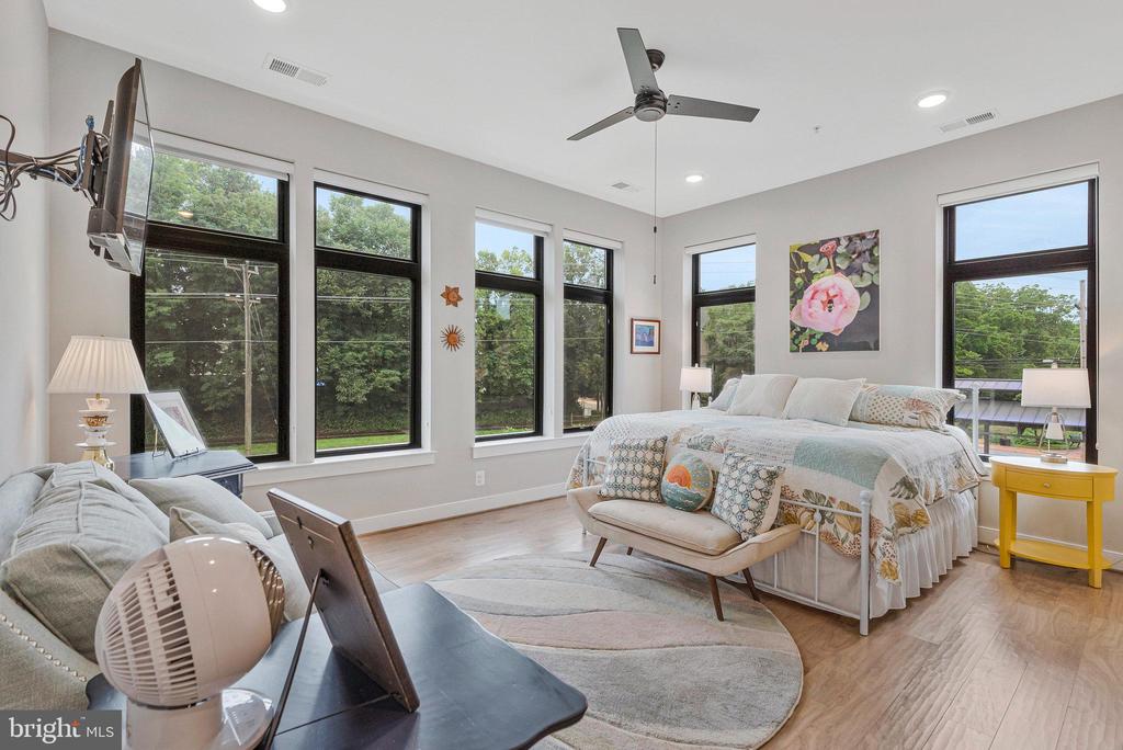 3 STATIONMASTER STREET SE Unit: 201