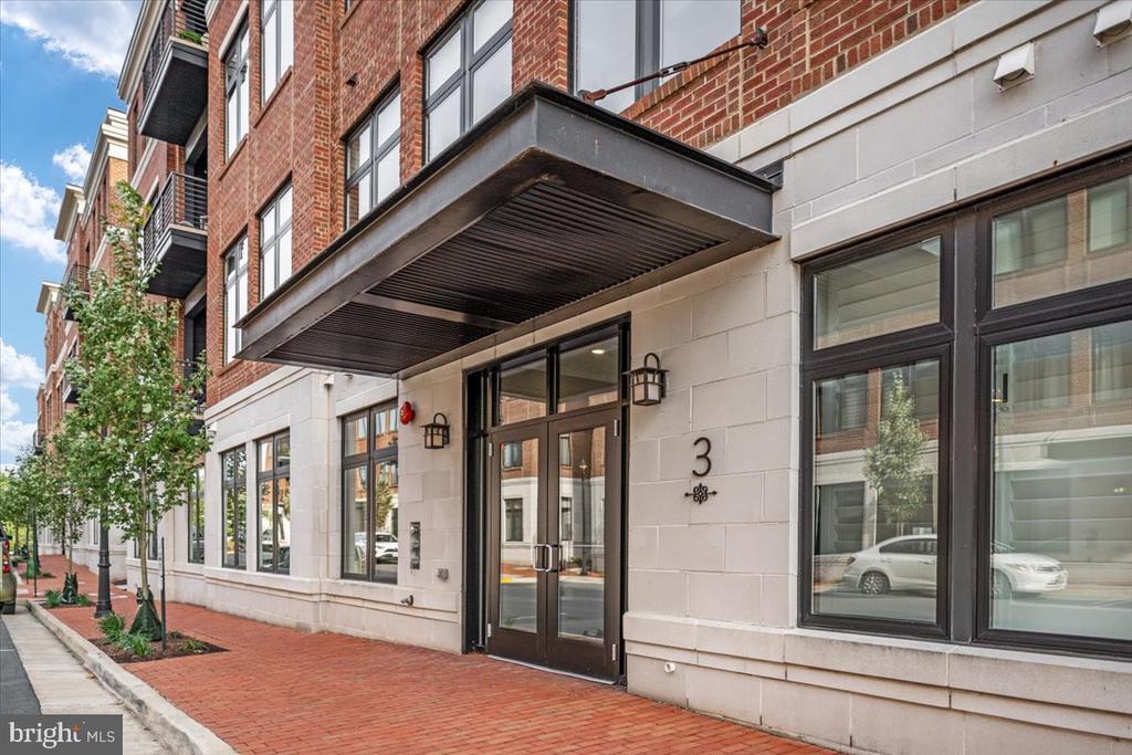 3 STATIONMASTER STREET SE Unit: 201