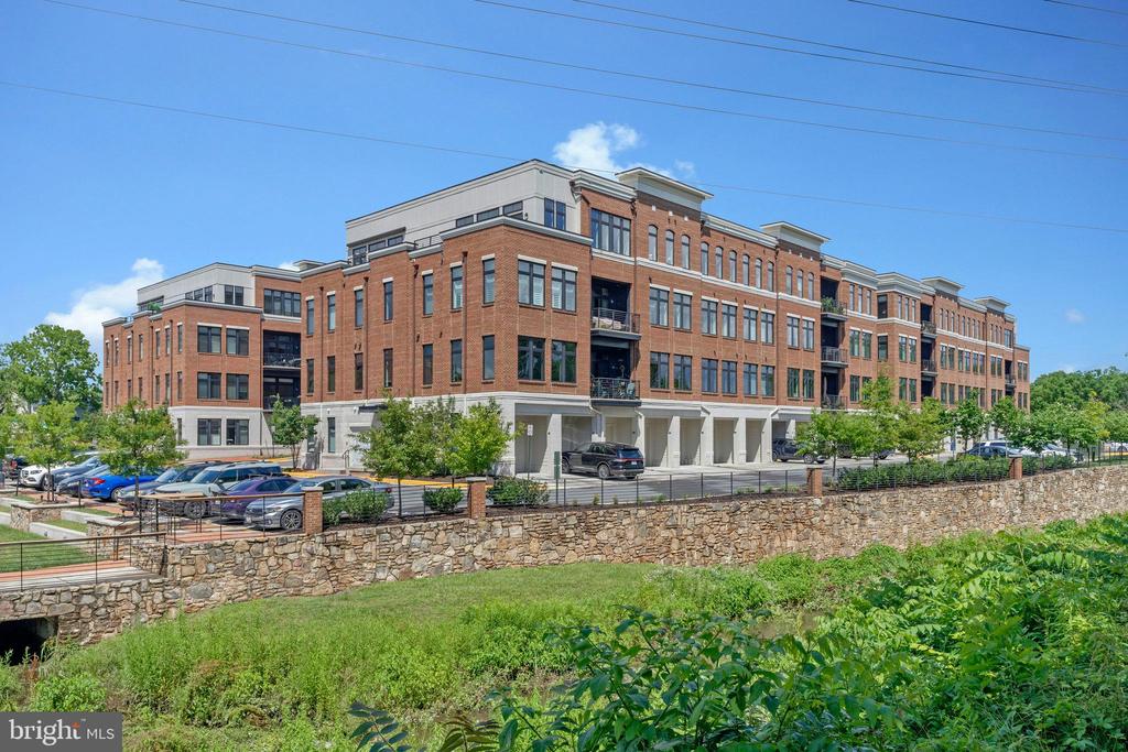 3 STATIONMASTER STREET SE Unit: 201
