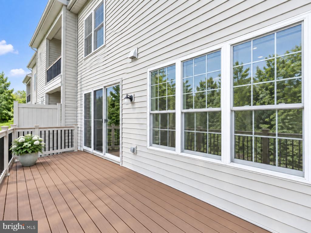 22503 WINDSOR LOCKS SQUARE