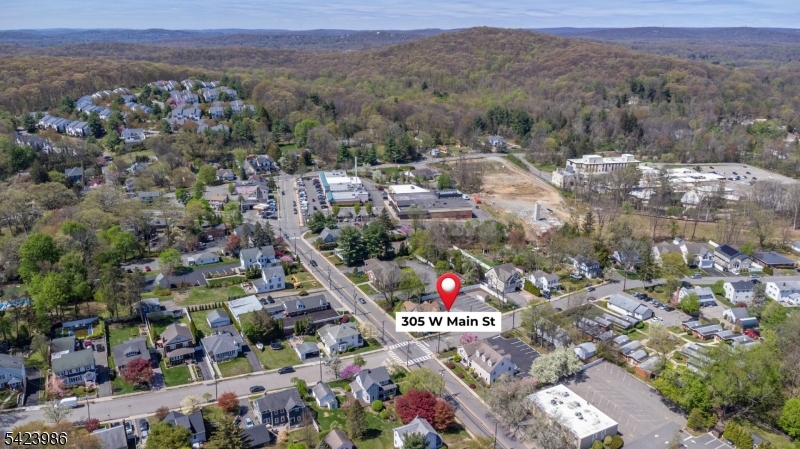 305 W Main St